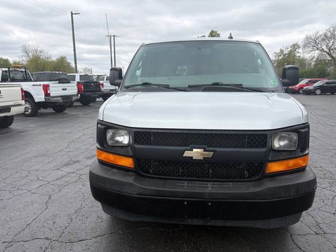 Used 2017 Chevrolet Express 3500 LS RWD image 2