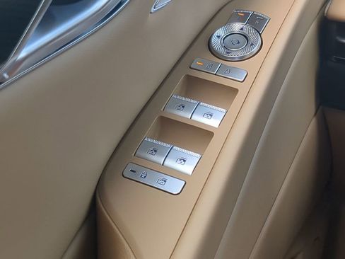 Used 2025 Genesis G80 2.5T image 31