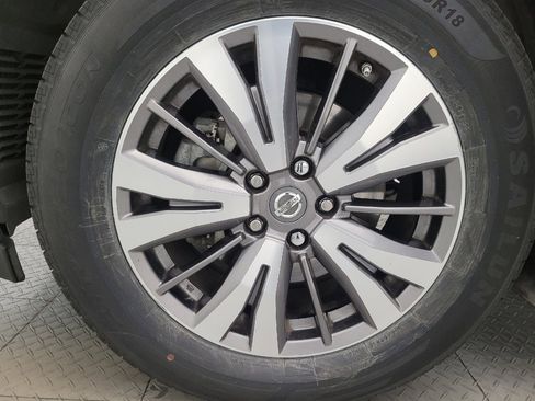 Used 2017 Nissan Pathfinder S image 31