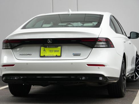 Used 2024 Honda Accord Touring image 4
