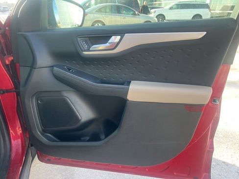 Used 2020 Ford Escape SEL image 10