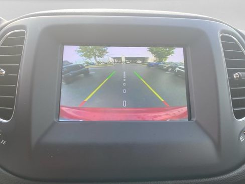 Used 2021 Jeep Compass Latitude w/ Sun and Sound Group FWD image 16