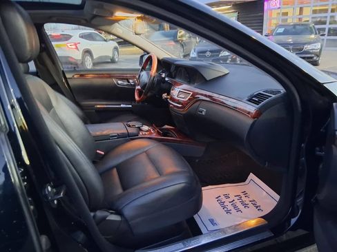 Used 2011 Mercedes-Benz S 550 4MATIC image 11