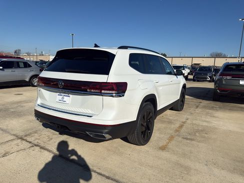 New 2026 Volkswagen Atlas SE FWD image 5