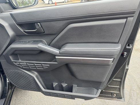 Certified 2025 Toyota Tacoma SR5 AWD/4WD image 16