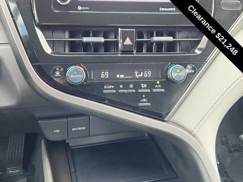 Used 2023 Toyota Camry SE image 35