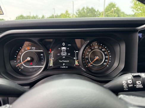Used 2026 Jeep Wrangler Unlimited Rubicon AWD/4WD image 26