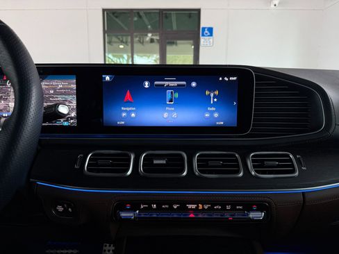 Used 2025 Mercedes-Benz GLS 580 GLS 580 image 41