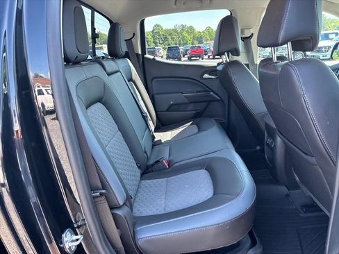 Used 2022 Chevrolet Colorado Z71 w/ Z71 Midnight Edition AWD/4WD image 15