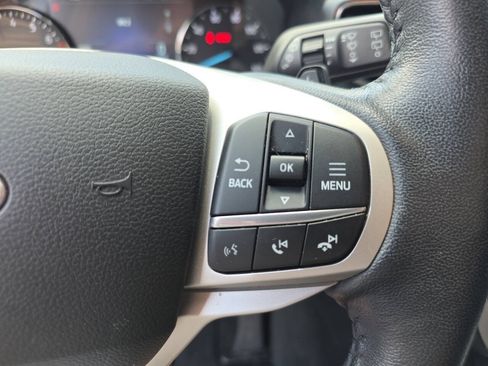 Used 2020 Ford Explorer XLT w/ Equipment Group 202A RWD image 17
