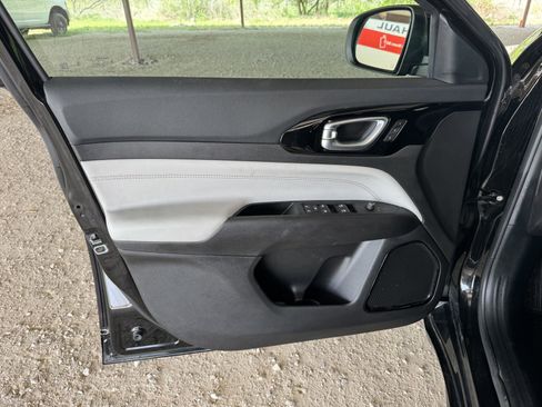 Used 2025 Jeep Compass Limited w/ Elite Group image 22