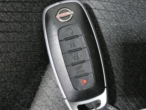 Used 2025 Nissan Rogue SV AWD/4WD image 28
