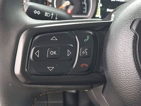 Used 2024 Jeep Gladiator Sport AWD/4WD image 23