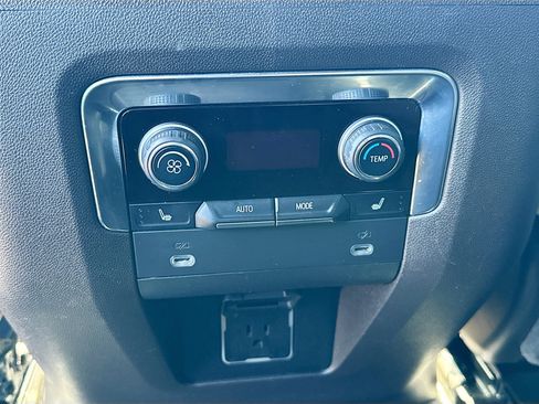 Used 2021 Chevrolet Suburban Z71 w/ Z71 Off-Road Package AWD/4WD image 20