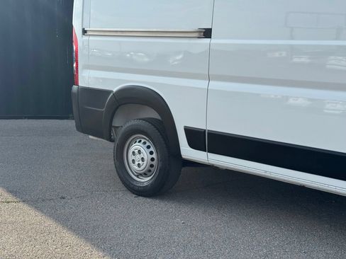 Used 2024 RAM ProMaster 2500 w/ Convenience Group FWD image 4