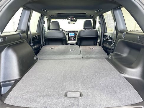 New 2025 Jeep Grand Cherokee Laredo image 15