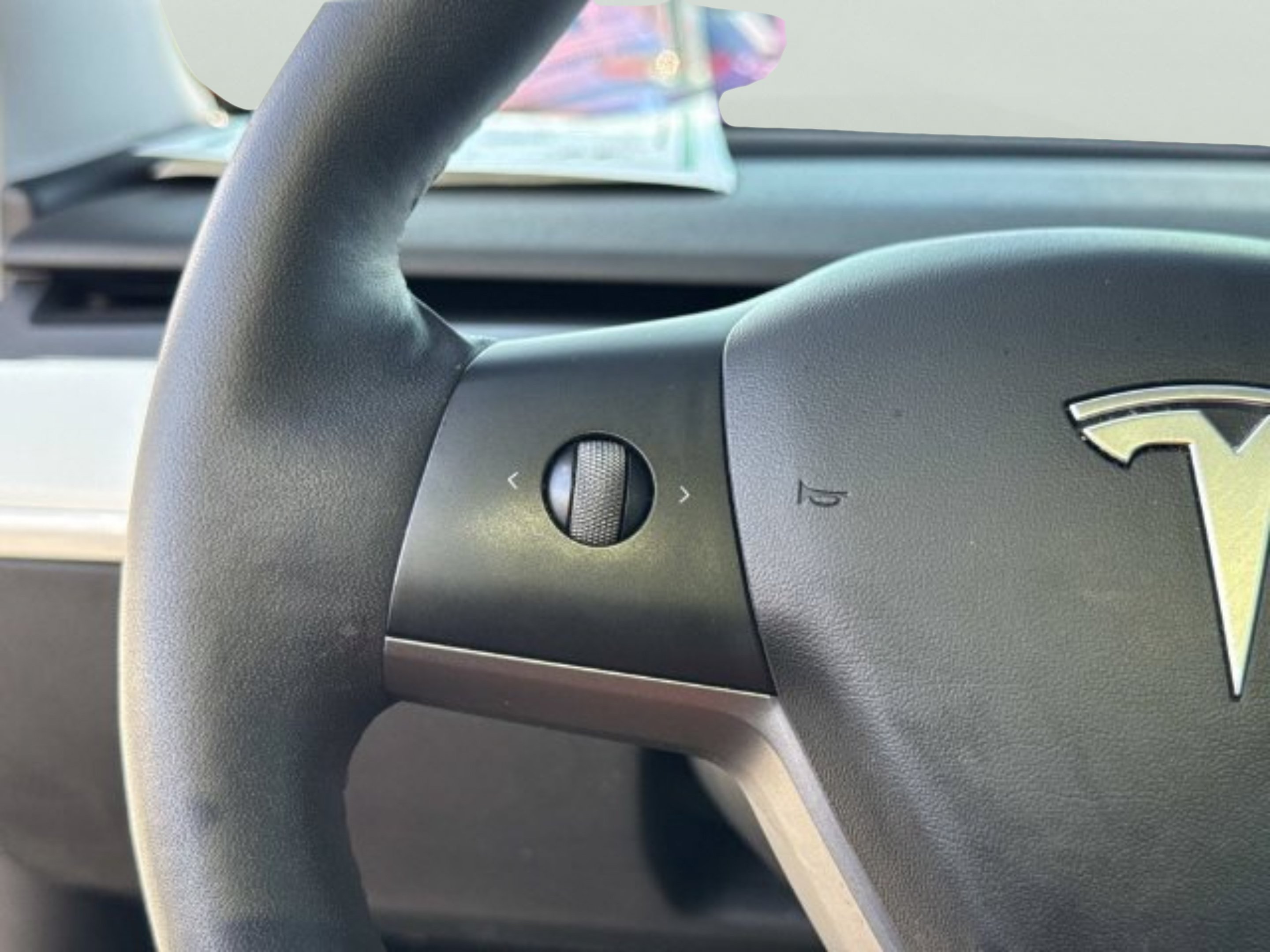 Used 2021 Tesla Model Y Long Range AWD/4WD image 32