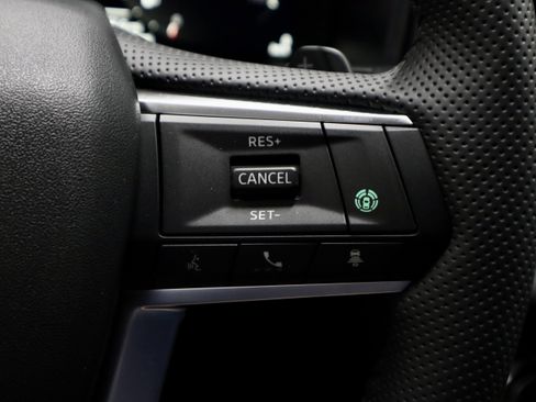 New 2025 Mitsubishi Outlander SE image 21