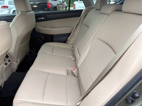 Used 2017 Subaru Outback 2.5i Limited AWD/4WD image 15
