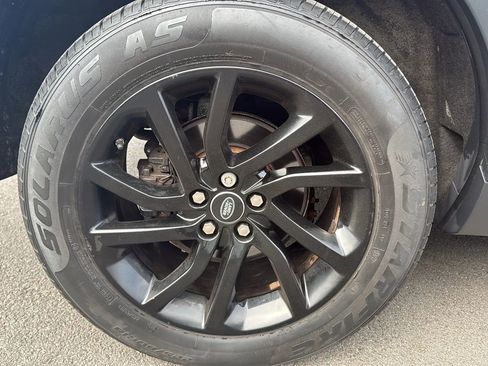Used 2017 Land Rover Discovery Sport HSE AWD/4WD image 13