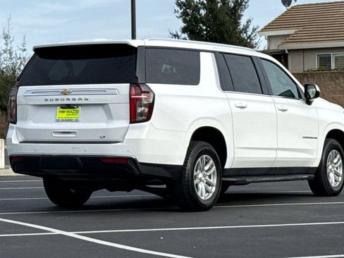 Used 2024 Chevrolet Suburban LT image 11