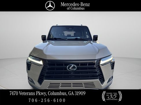 Used 2024 Lexus GX 550 AWD/4WD image 2