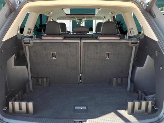 Certified 2024 Volkswagen Atlas Peak Edition SE AWD/4WD image 9