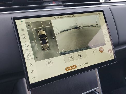 New 2026 Land Rover Range Rover Long Wheelbase SE image 21