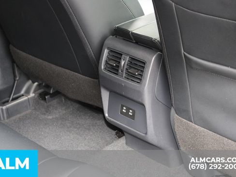 Used 2026 Nissan Rogue SL FWD image 28