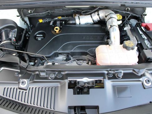 Used 2021 Chevrolet Trax LT w/ LT Convenience Package image 48