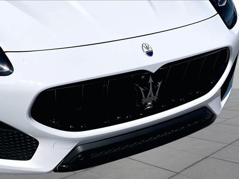 Used 2023 Maserati Grecale Modena AWD/4WD image 31