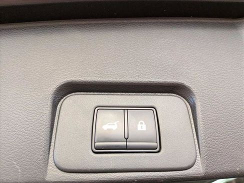 Used 2025 Nissan Rogue SV FWD image 7
