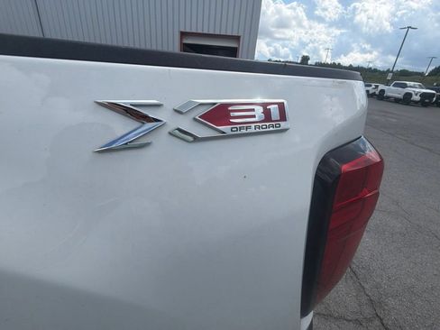 Used 2022 GMC Sierra 2500 SLT w/ SLT Convenience Package AWD/4WD image 11