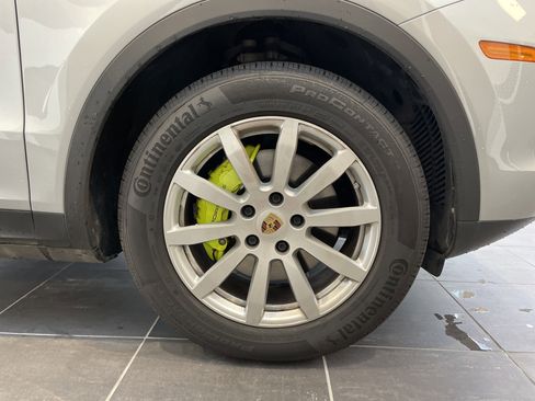 Used 2022 Porsche Cayenne E-Hybrid image 12
