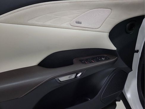 Used 2023 Lexus RX 350 w/ Luxury Package image 11