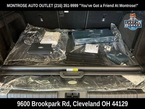 Used 2024 Land Rover Discovery Dynamic SE image 31