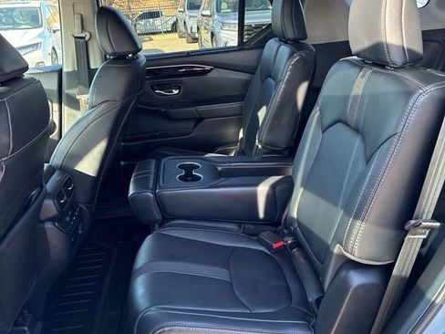 Used 2025 Honda Pilot Touring image 16