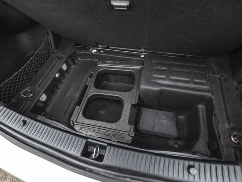 Used 2015 Mercedes-Benz C 300 4MATIC Sedan image 38