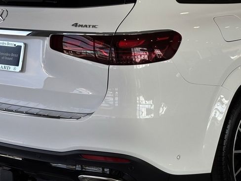 New 2026 Mercedes-Benz GLS 580 4MATIC image 4