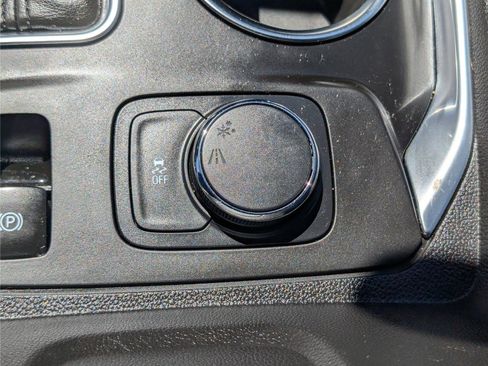 Used 2018 Chevrolet Traverse LS FWD image 25