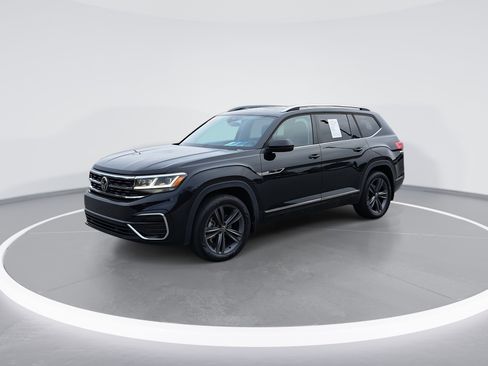 Used 2022 Volkswagen Atlas SEL R-Line image 7