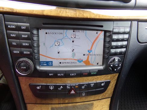 Used 2008 Mercedes-Benz E 350 4MATIC Sedan image 54