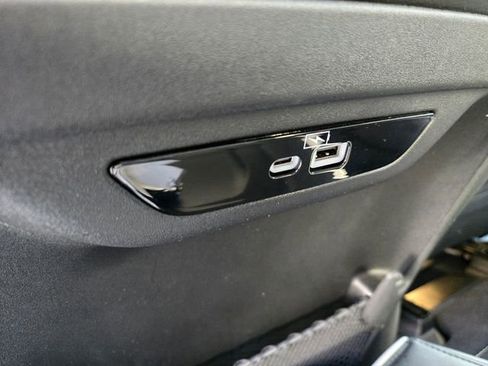 Certified 2021 Chrysler Pacifica Limited image 27