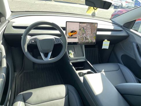 Used 2026 Tesla Model Y 2WD image 27