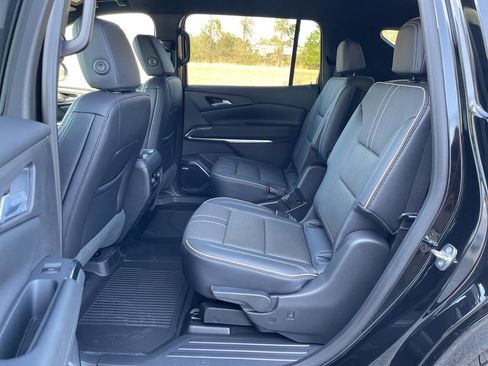 New 2026 Chevrolet Traverse High Country w/ LPO, Floor Liner Package FWD image 27