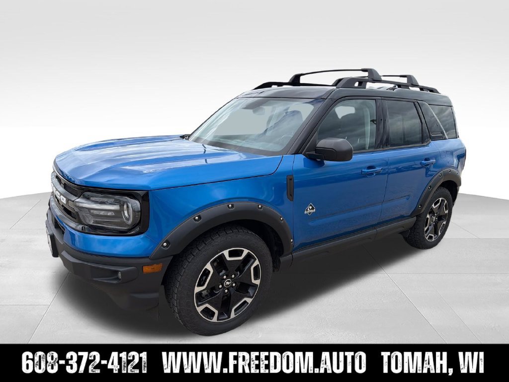 Used 2022 Ford Bronco Sport Outer Banks w/ Tech Package AWD/4WD image 2
