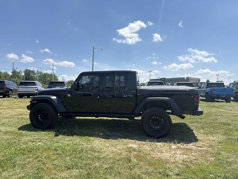 Used 2020 Jeep Gladiator Sport w/ Quick Order Package 24S AWD/4WD image 11