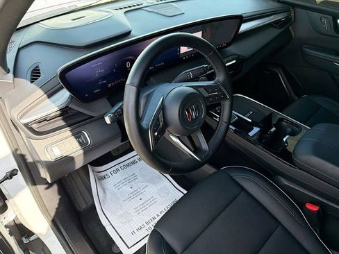 Used 2025 Buick Enclave Preferred FWD image 25