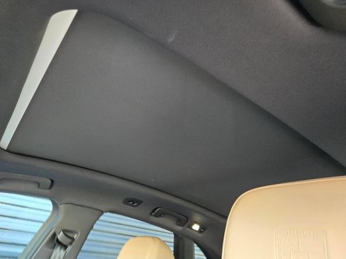 Certified 2025 Porsche Macan AWD/4WD image 20