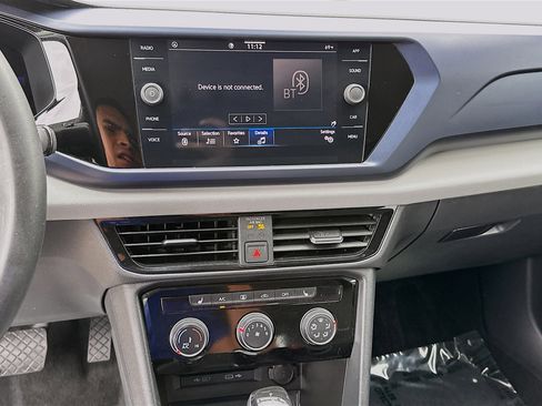 Used 2023 Volkswagen Taos SE image 12